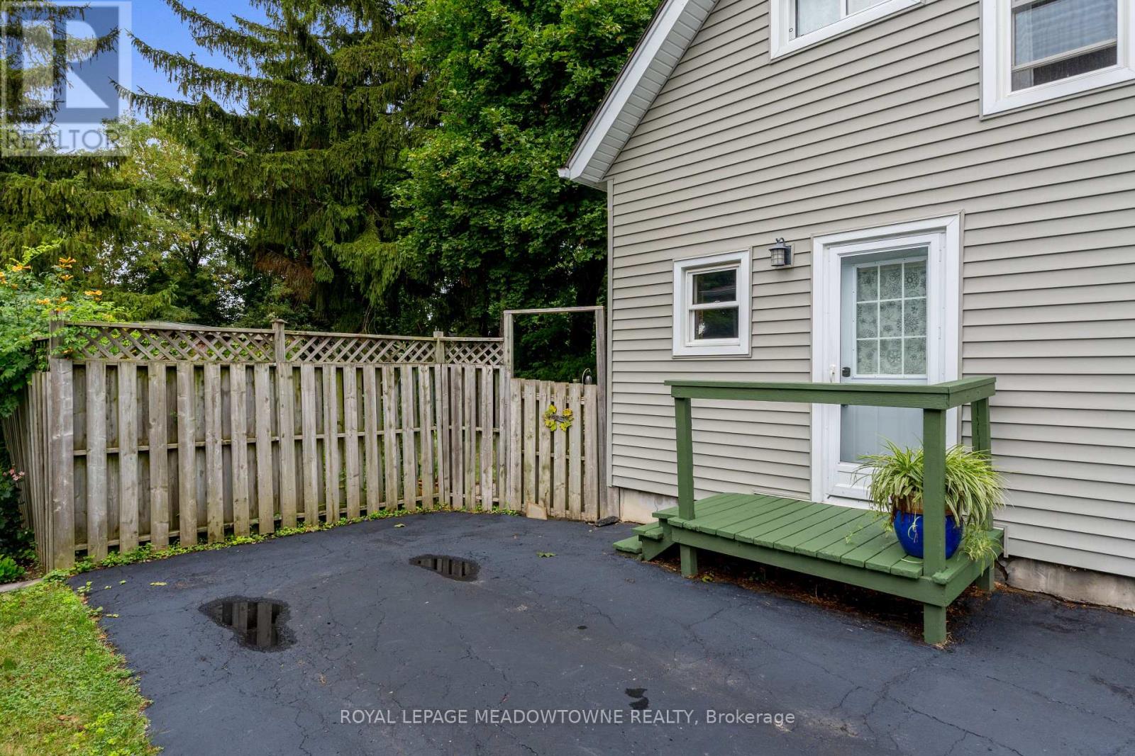 14 Academy Road, Halton Hills (Georgetown), Ontario  L7G 3N8 - Photo 43 - W12486045