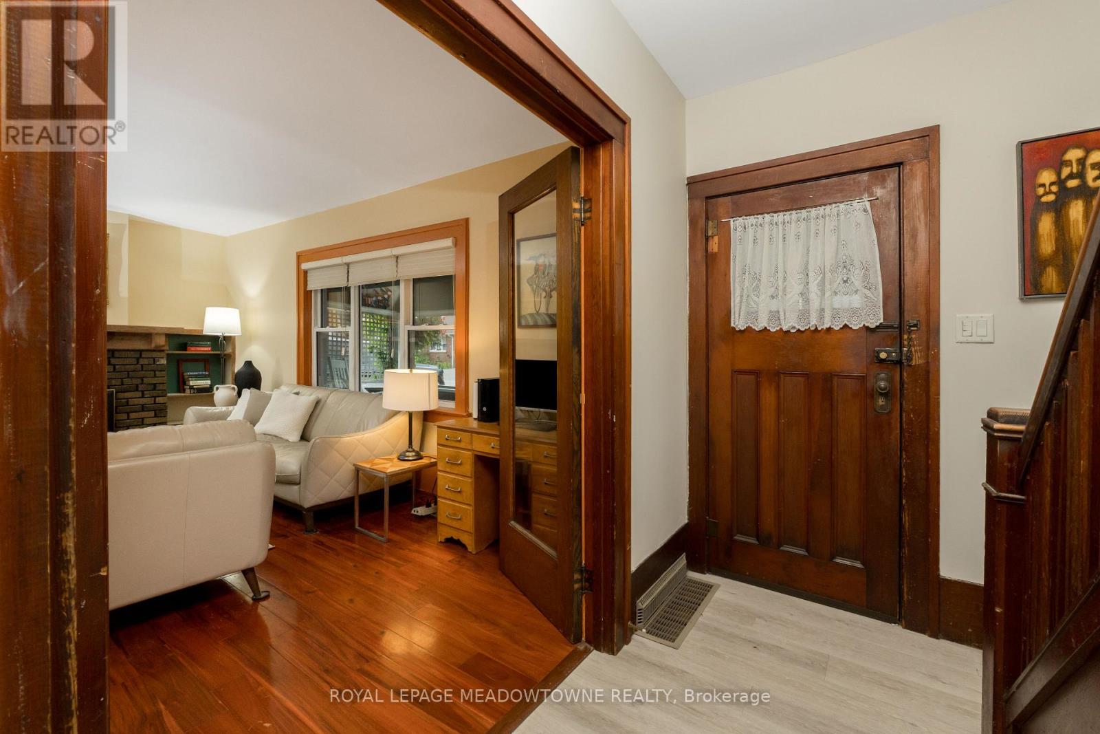 14 Academy Road, Halton Hills (Georgetown), Ontario  L7G 3N8 - Photo 6 - W12486045