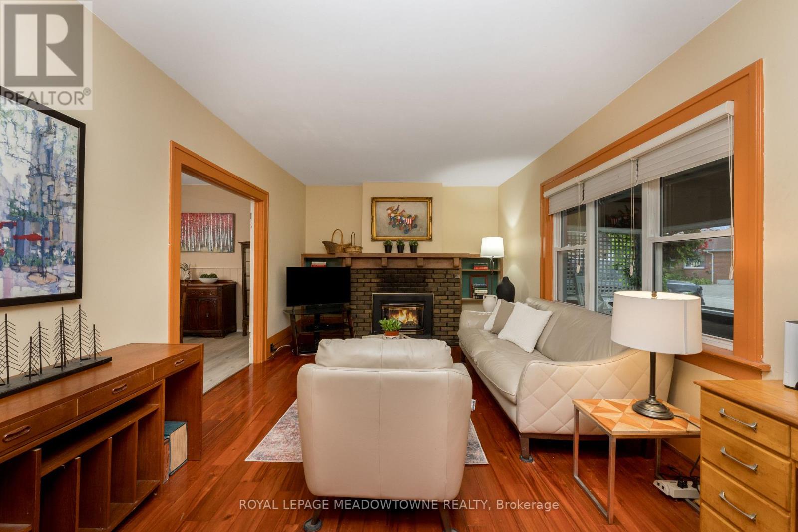 14 Academy Road, Halton Hills (Georgetown), Ontario  L7G 3N8 - Photo 7 - W12486045