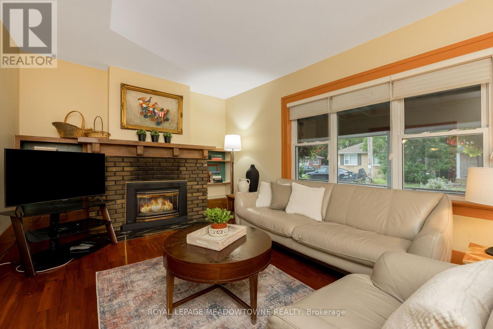 14 Academy Road, Halton Hills (Georgetown), Ontario  L7G 3N8 - Photo 8 - W12486045