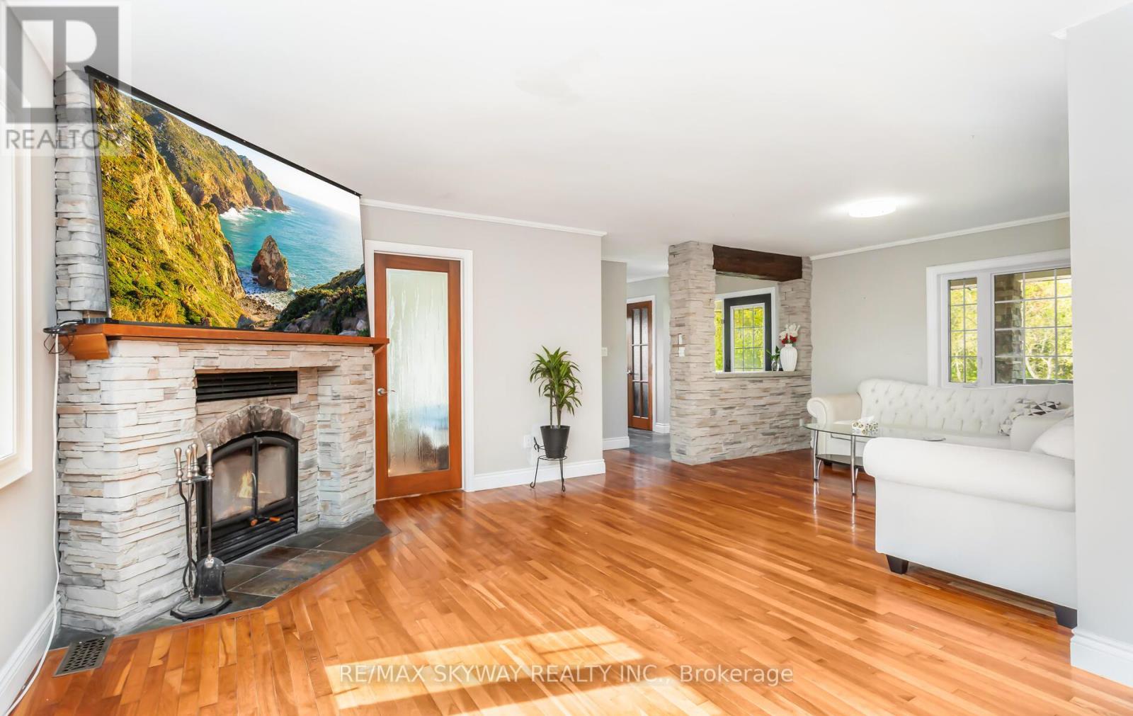 5628 Highway 7, Milton (Na Rural Nassagaweya), Ontario  L7J 2L7 - Photo 11 - W12486751