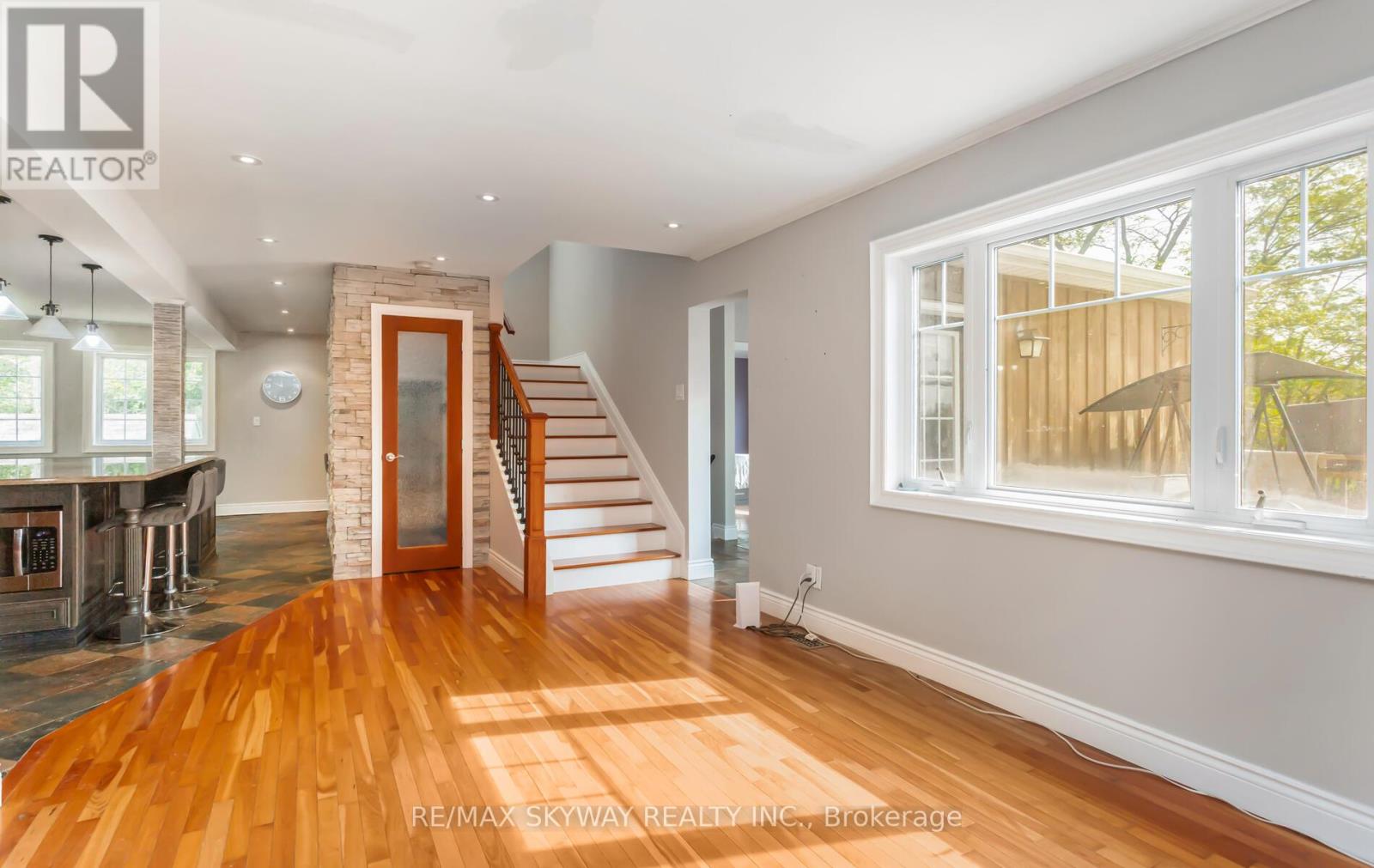 5628 Highway 7, Milton (Na Rural Nassagaweya), Ontario  L7J 2L7 - Photo 14 - W12486751