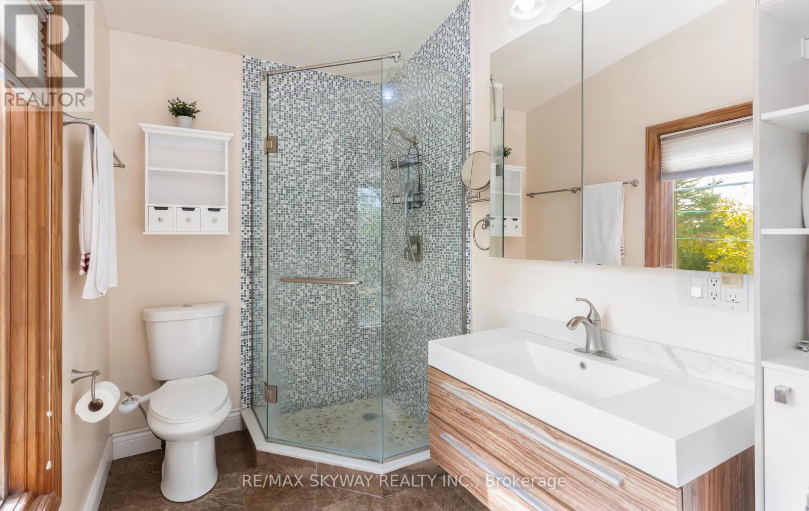 5628 Highway 7, Milton (Na Rural Nassagaweya), Ontario  L7J 2L7 - Photo 24 - W12486751