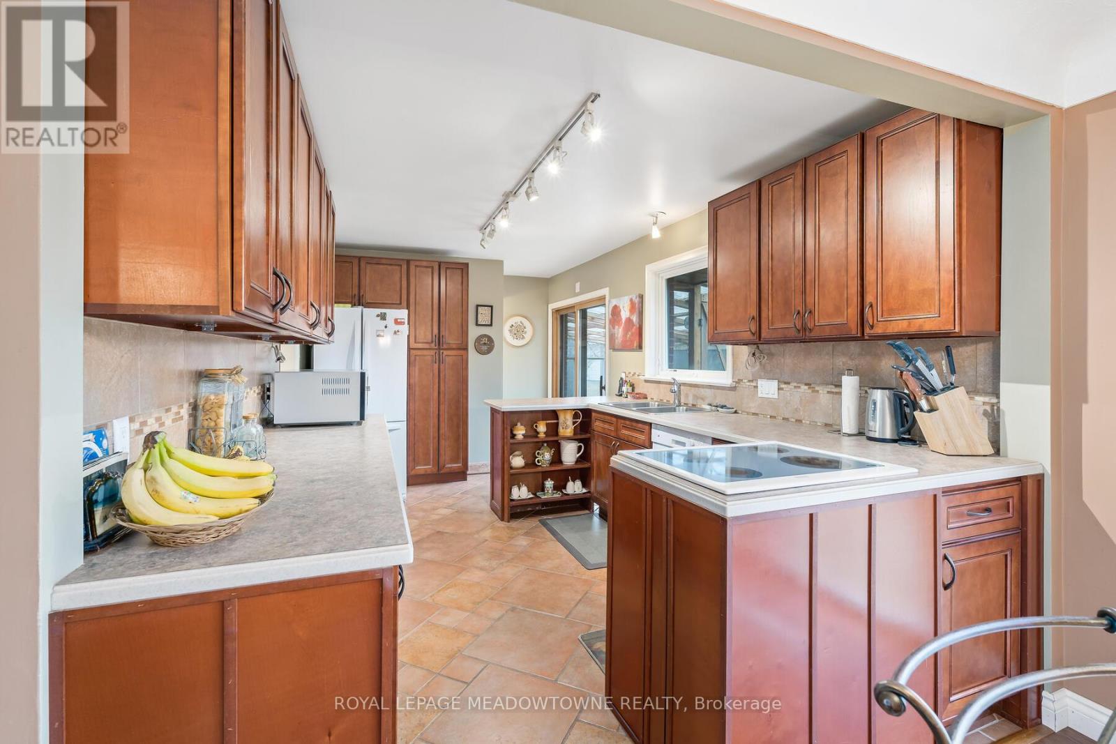 11317 Regional Rd 25 Road, Halton Hills (Es Rural Esquesing), Ontario  L7J 2M1 - Photo 9 - W12494772