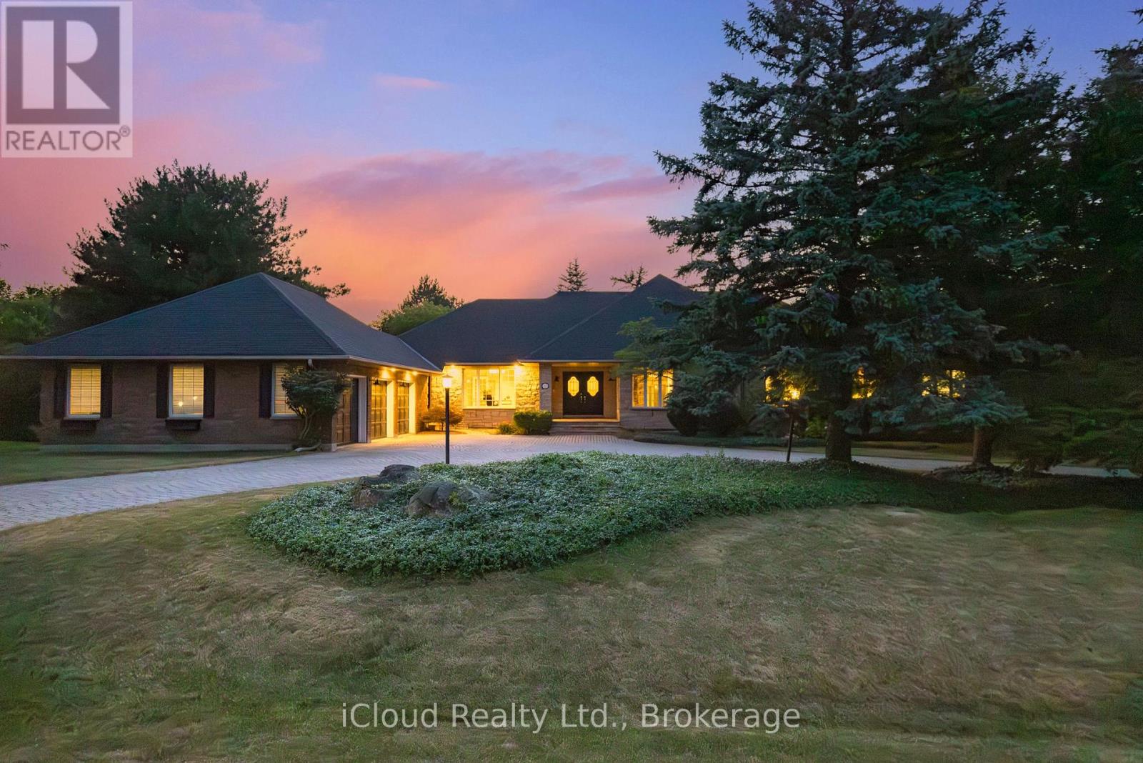 163 Wheelihan Way, Milton (Campbellville), Ontario  L0P 0A1 - Photo 2 - W12494980