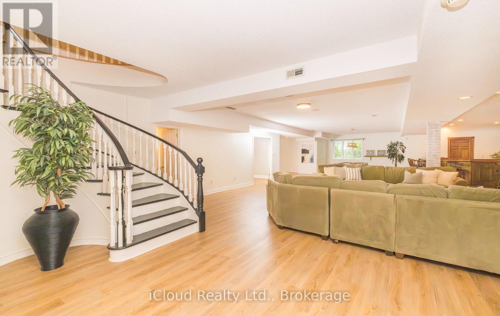 163 Wheelihan Way, Milton (Campbellville), Ontario  L0P 0A1 - Photo 30 - W12494980