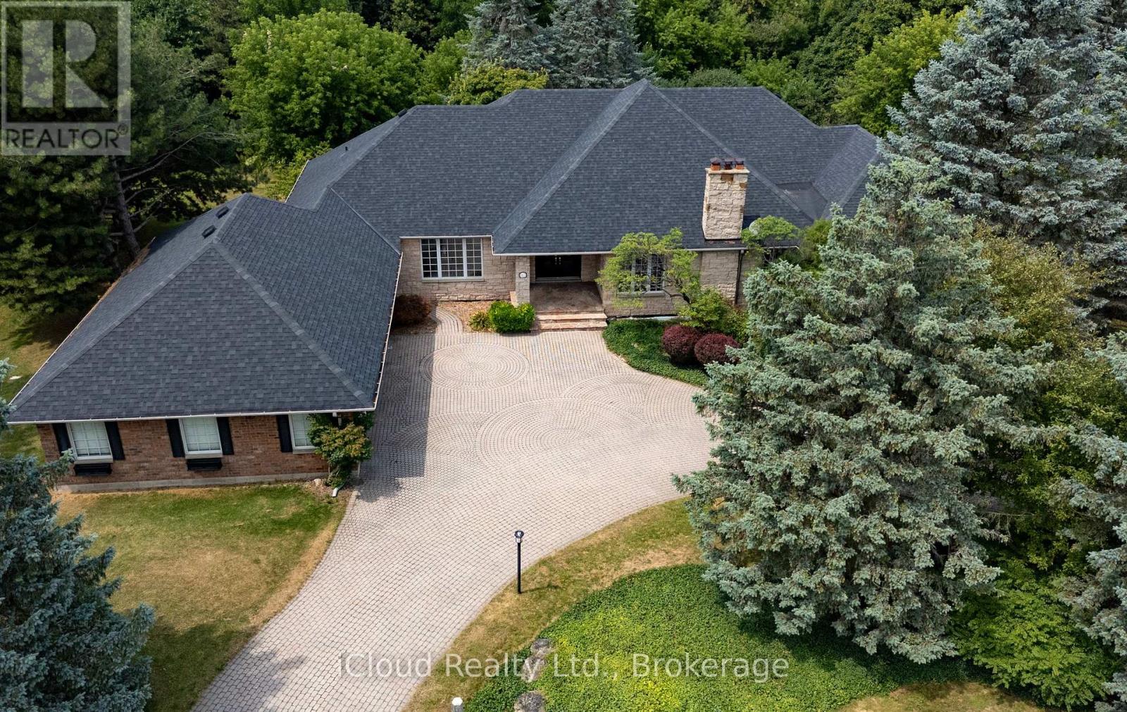 163 Wheelihan Way, Milton (Campbellville), Ontario  L0P 0A1 - Photo 4 - W12494980