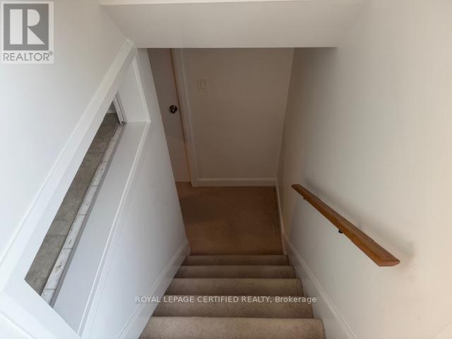 Lower - 6 Prince Charles Drive, Halton Hills (Georgetown), Ontario  L7G 3T7 - Photo 2 - W12497988