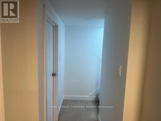 Lower - 6 Prince Charles Drive, Halton Hills (Georgetown), Ontario  L7G 3T7 - Photo 3 - W12497988