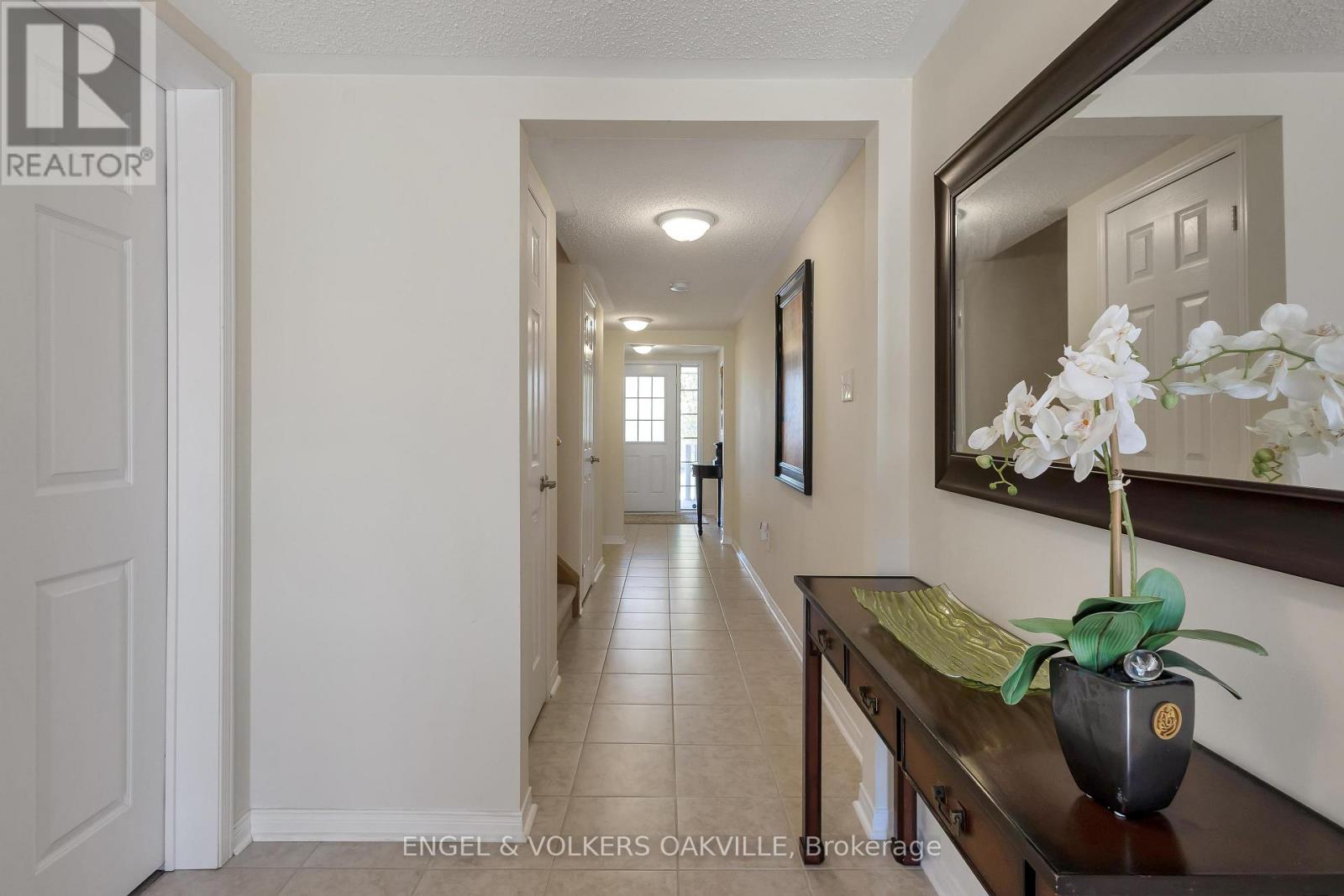 64 Batiste Trail, Halton Hills (Georgetown), Ontario  L7G 0H2 - Photo 12 - W12498886