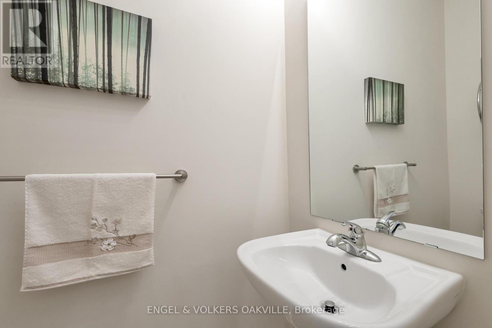 64 Batiste Trail, Halton Hills (Georgetown), Ontario  L7G 0H2 - Photo 19 - W12498886