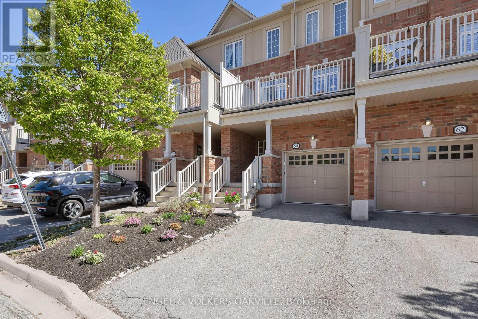 64 Batiste Trail, Halton Hills (Georgetown), Ontario  L7G 0H2 - Photo 2 - W12498886