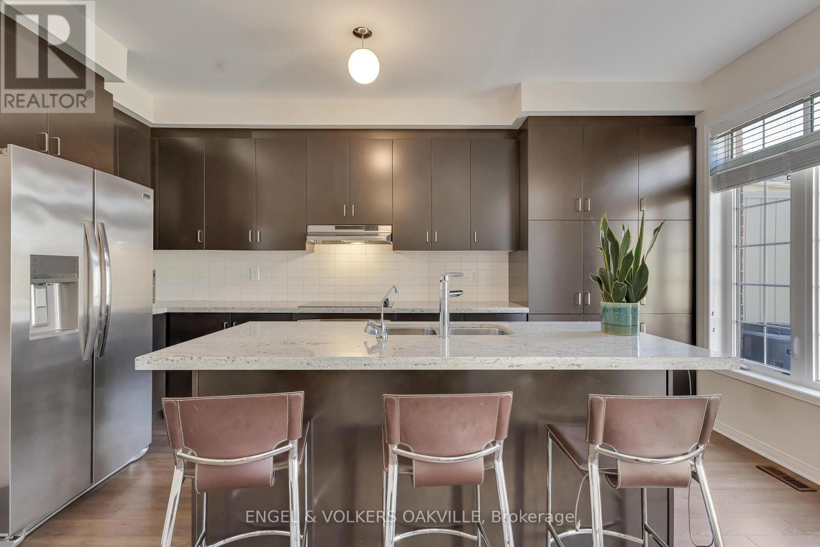 64 Batiste Trail, Halton Hills (Georgetown), Ontario  L7G 0H2 - Photo 5 - W12498886