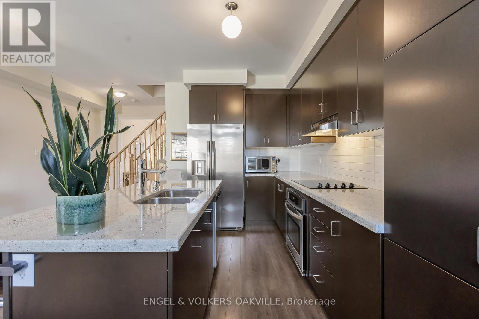 64 Batiste Trail, Halton Hills (Georgetown), Ontario  L7G 0H2 - Photo 8 - W12498886