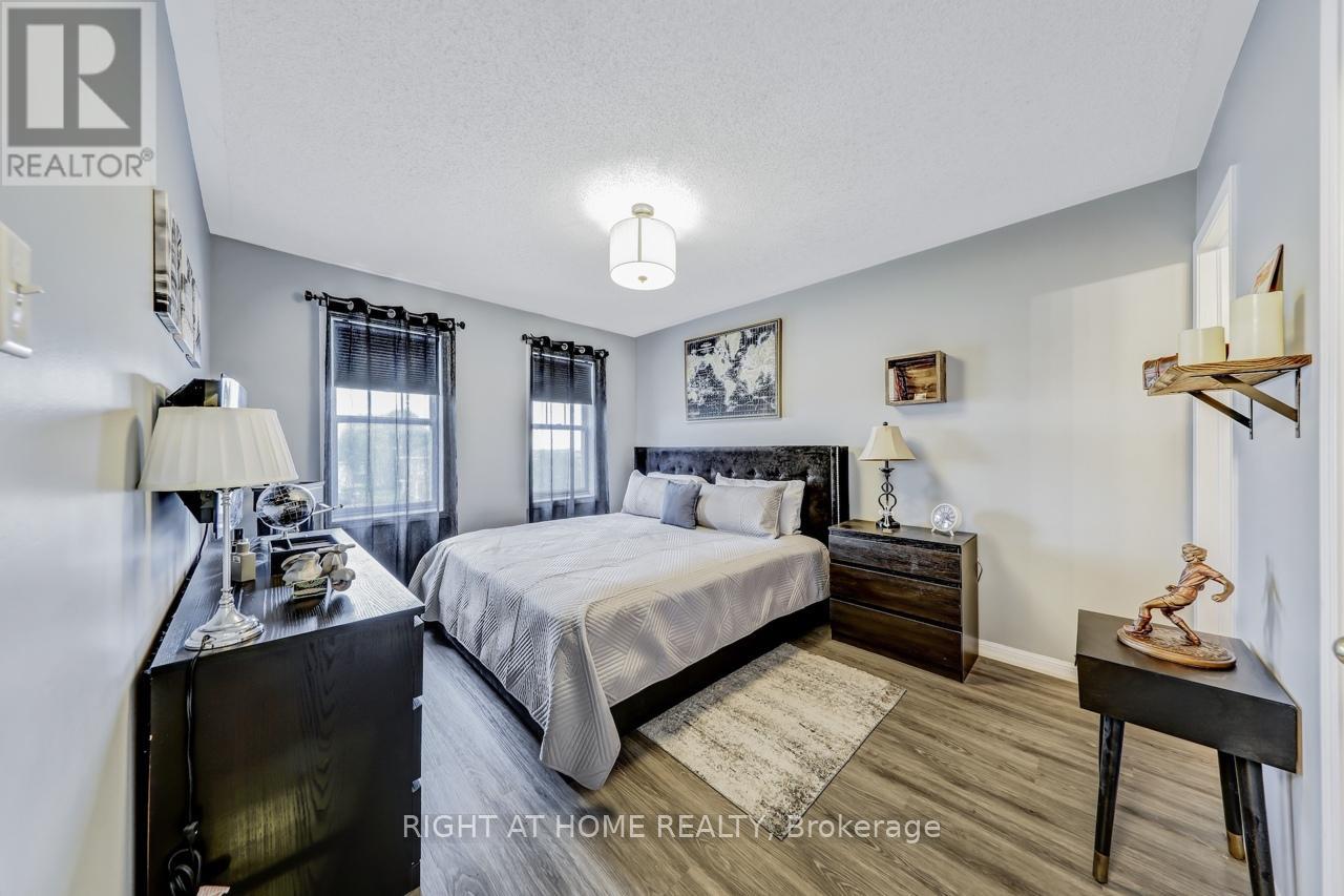 23 Seed House Lane, Halton Hills (Georgetown), Ontario  L7G 6K3 - Photo 13 - W12500500