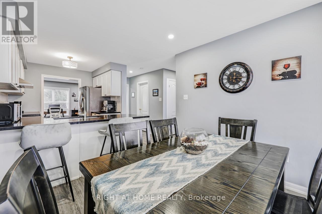 23 Seed House Lane, Halton Hills (Georgetown), Ontario  L7G 6K3 - Photo 6 - W12500500