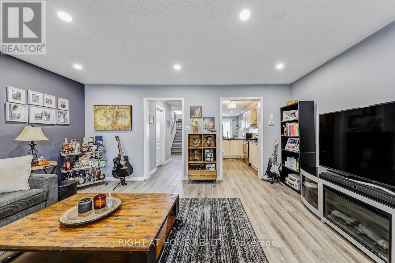 23 Seed House Lane, Halton Hills (Georgetown), Ontario  L7G 6K3 - Photo 7 - W12500500