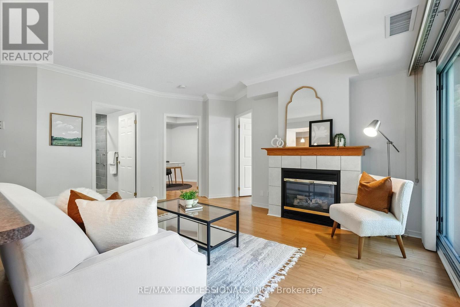 206 - 24 Chapel Street, Halton Hills (Georgetown), Ontario  L7G 6A7 - Photo 19 - W12501460