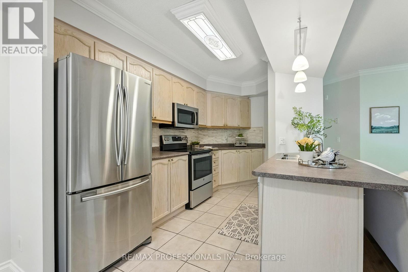 206 - 24 Chapel Street, Halton Hills (Georgetown), Ontario  L7G 6A7 - Photo 23 - W12501460