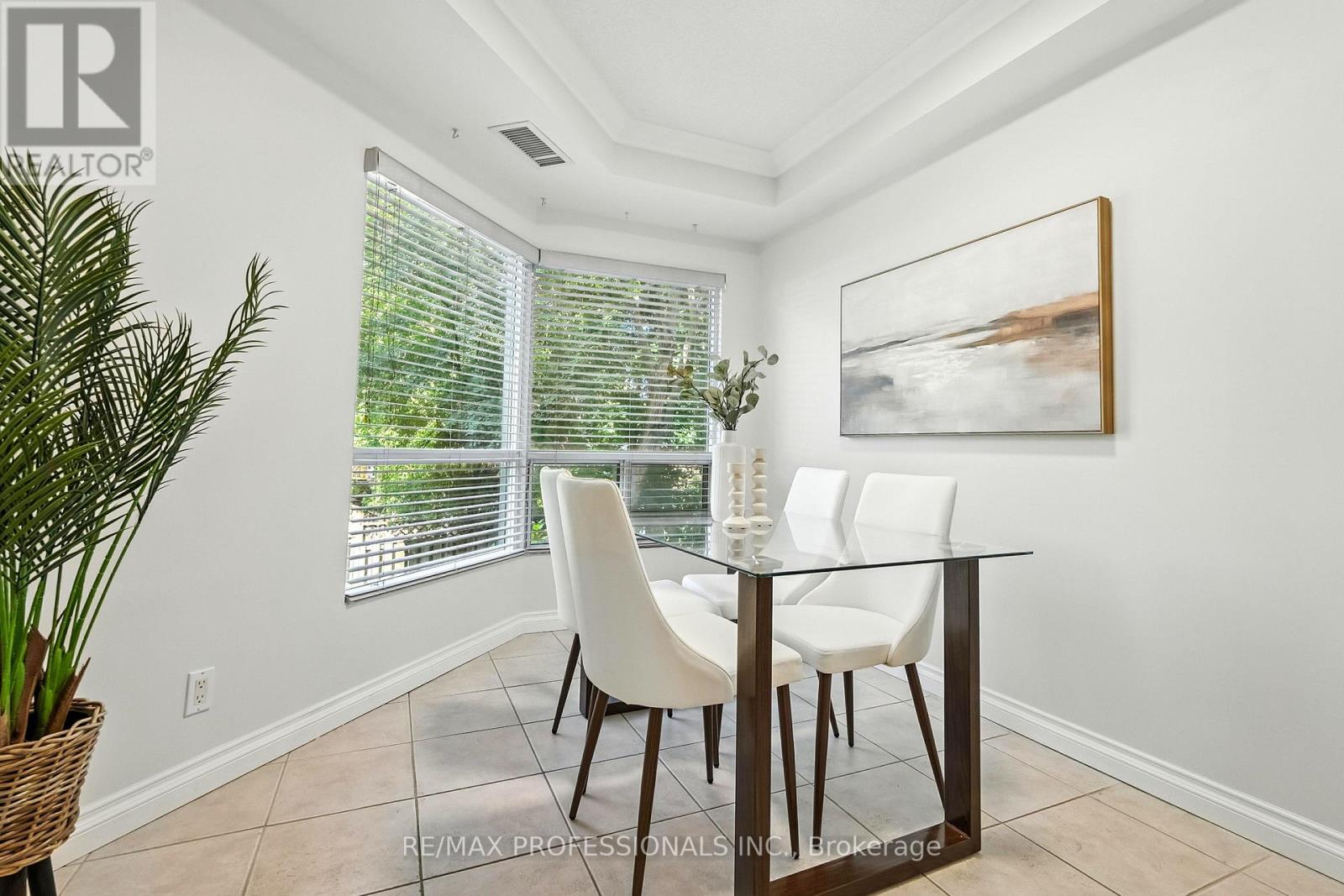 206 - 24 Chapel Street, Halton Hills (Georgetown), Ontario  L7G 6A7 - Photo 25 - W12501460