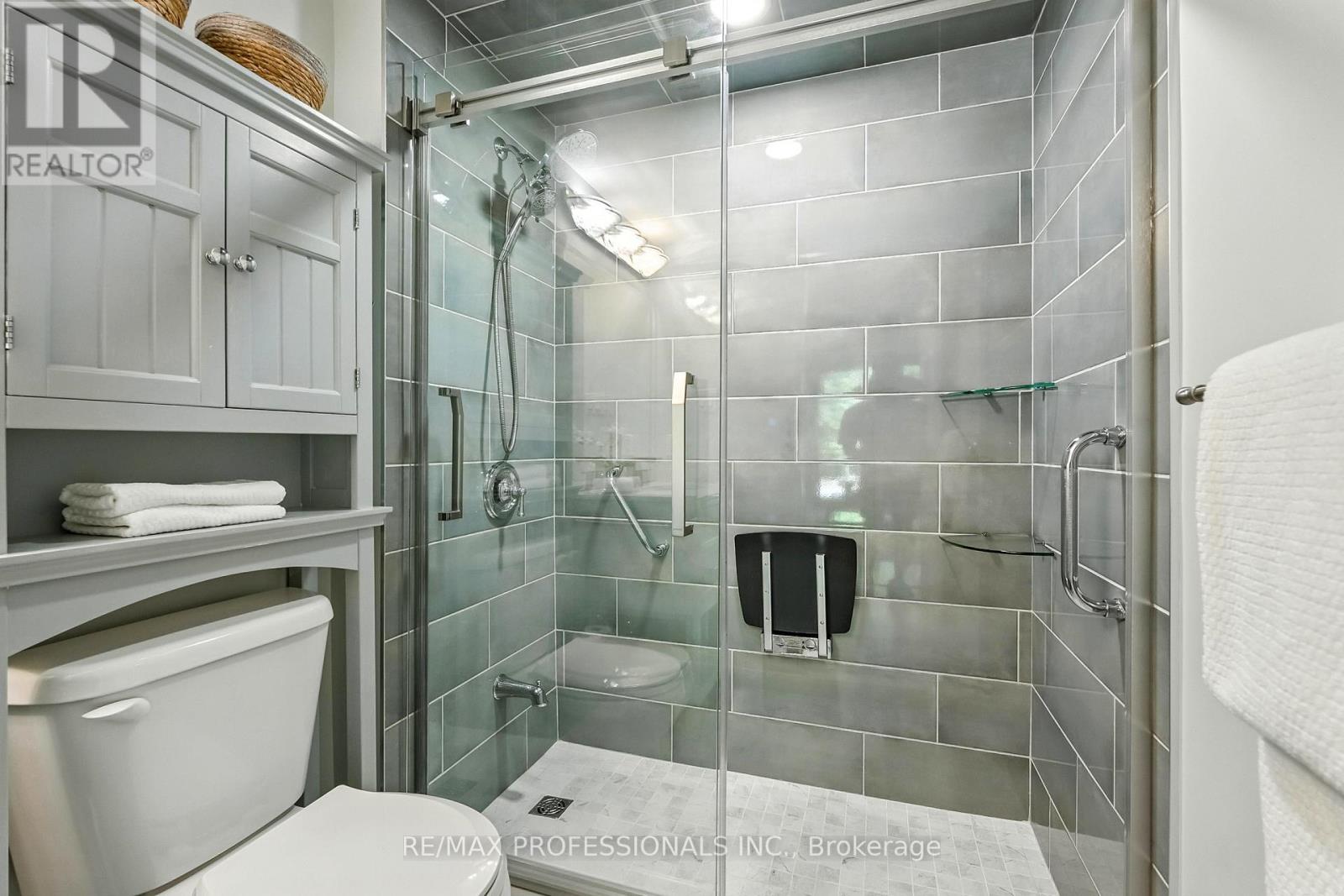 206 - 24 Chapel Street, Halton Hills (Georgetown), Ontario  L7G 6A7 - Photo 32 - W12501460