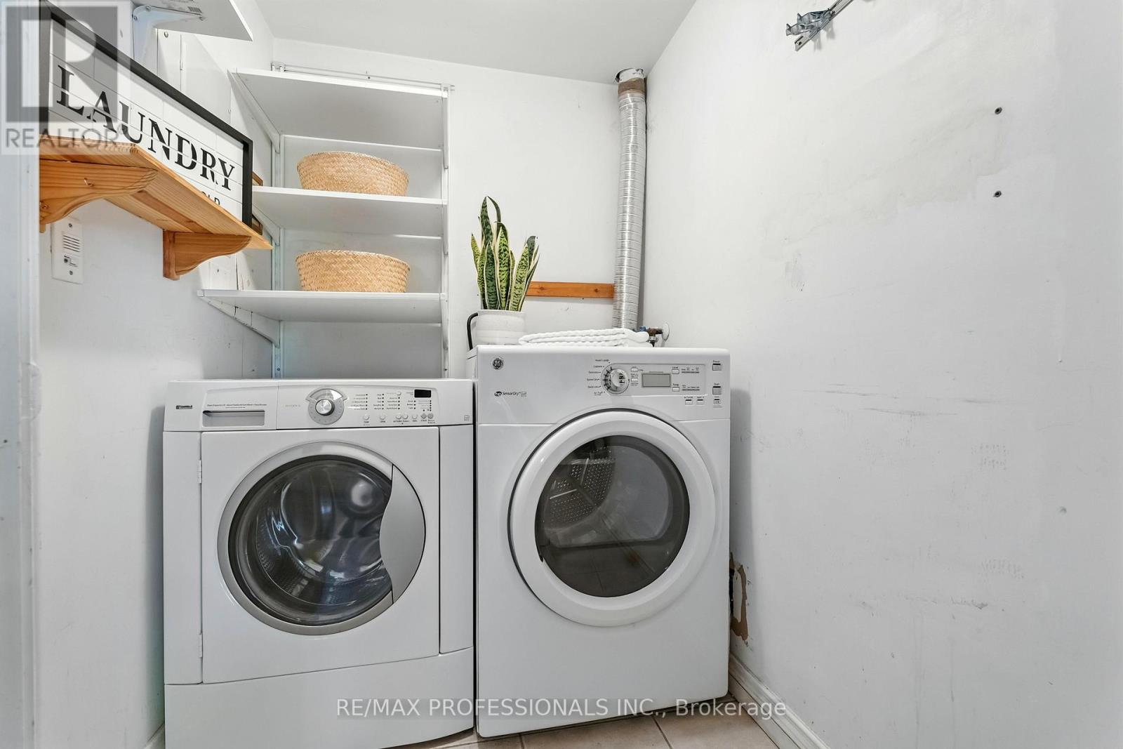 206 - 24 Chapel Street, Halton Hills (Georgetown), Ontario  L7G 6A7 - Photo 33 - W12501460