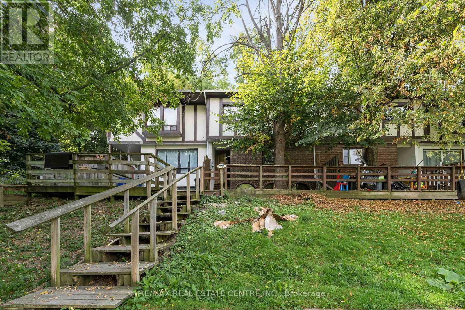 28 Adamson Street S, Halton Hills (Georgetown), Ontario  L0P 1K0 - Photo 1 - W12503534