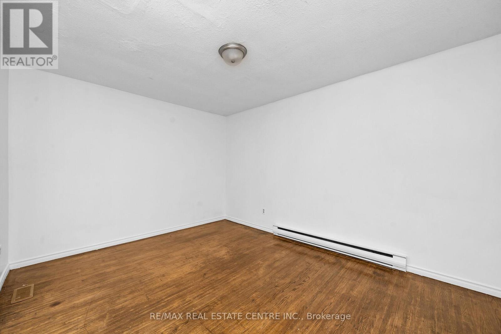 28 Adamson Street S, Halton Hills (Georgetown), Ontario  L0P 1K0 - Photo 14 - W12503534