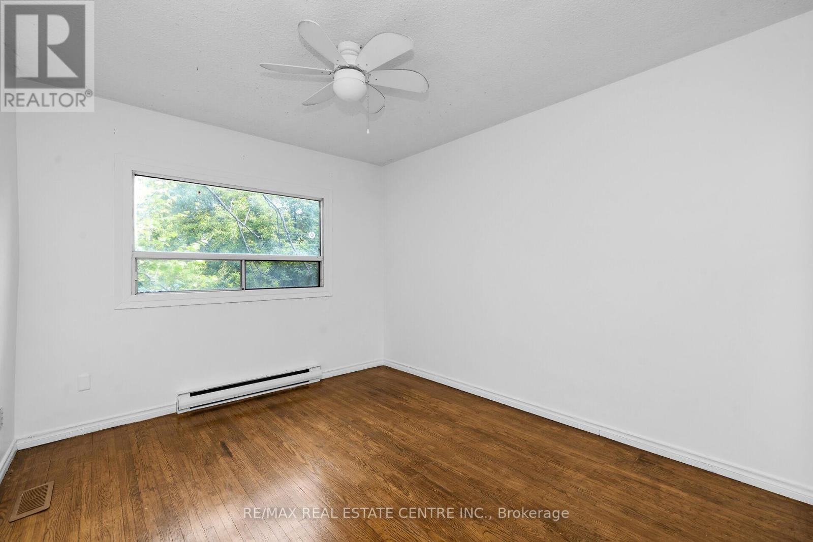 28 Adamson Street S, Halton Hills (Georgetown), Ontario  L0P 1K0 - Photo 15 - W12503534