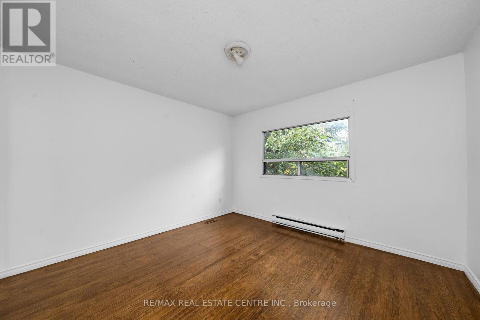 28 Adamson Street S, Halton Hills (Georgetown), Ontario  L0P 1K0 - Photo 17 - W12503534