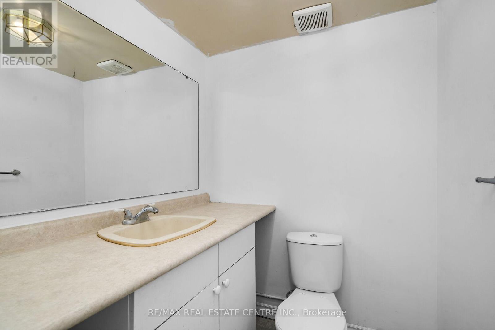 28 Adamson Street S, Halton Hills (Georgetown), Ontario  L0P 1K0 - Photo 22 - W12503534