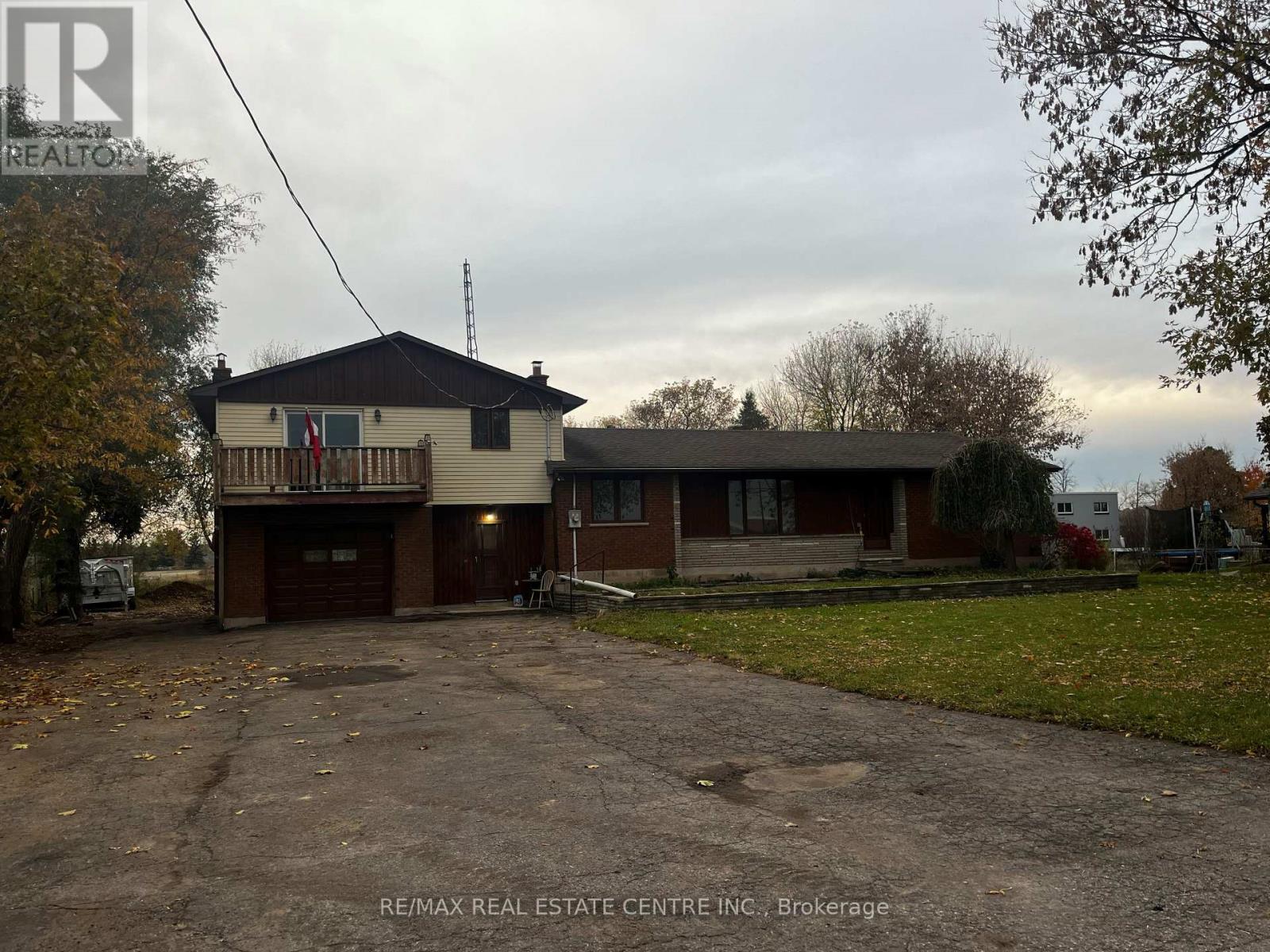 8024 Hornby Road, Halton Hills (Rural Halton Hills), Ontario  L0P 1E0 - Photo 1 - W12503652