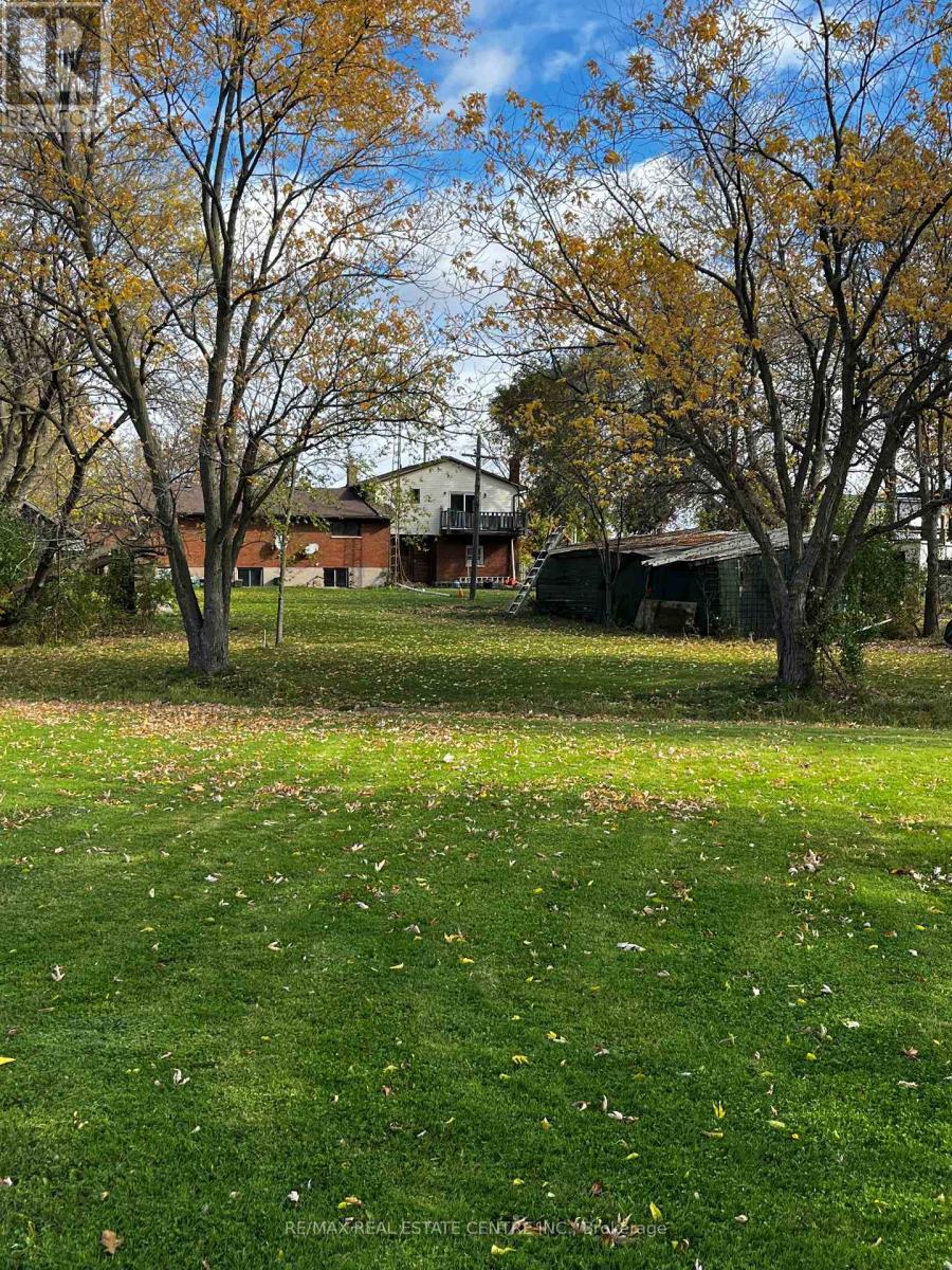 8024 Hornby Road, Halton Hills (Rural Halton Hills), Ontario  L0P 1E0 - Photo 2 - W12503652