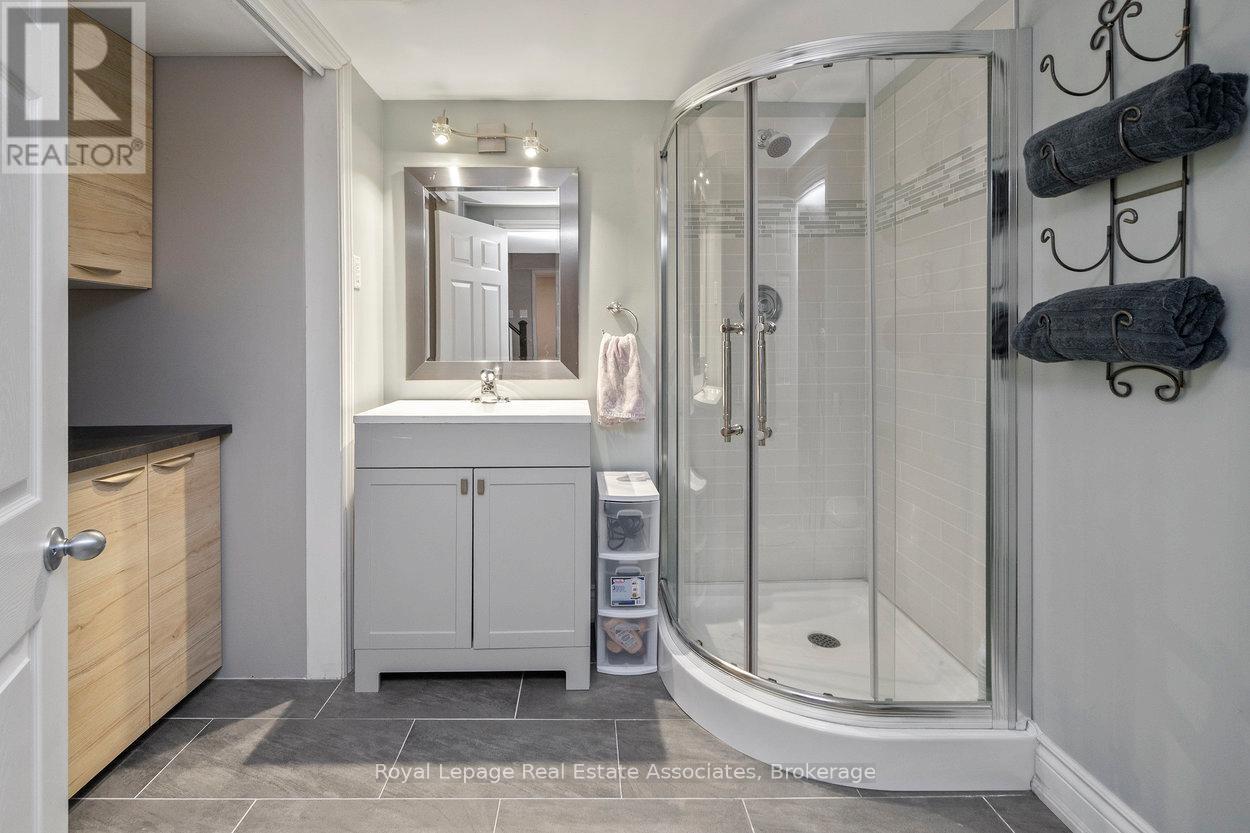 11 Craig Crescent, Halton Hills (Georgetown), Ontario  L7G 5K2 - Photo 43 - W12508184