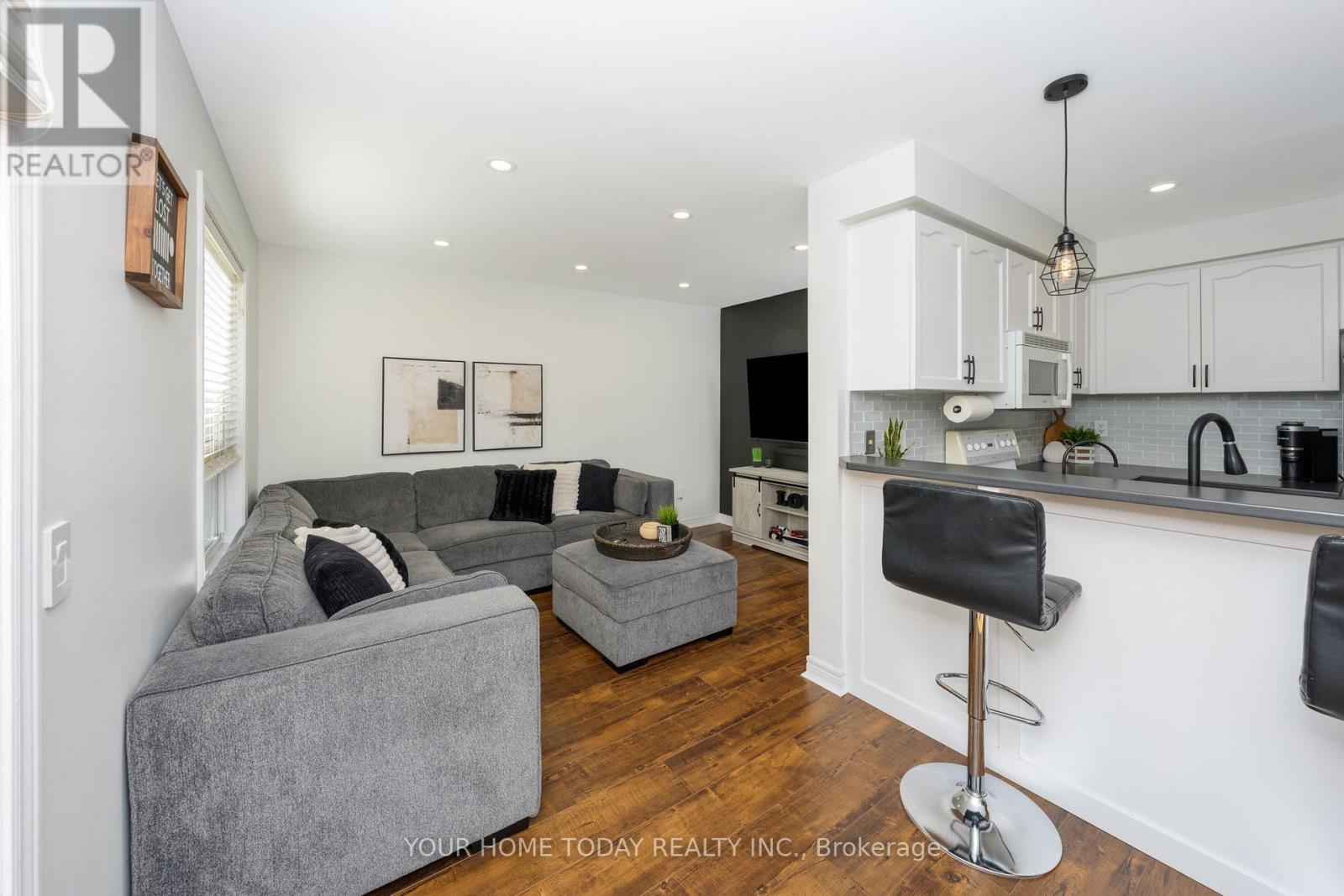 91 Mowat Crescent, Halton Hills (Georgetown), Ontario  L7G 6C8 - Photo 13 - W12511572