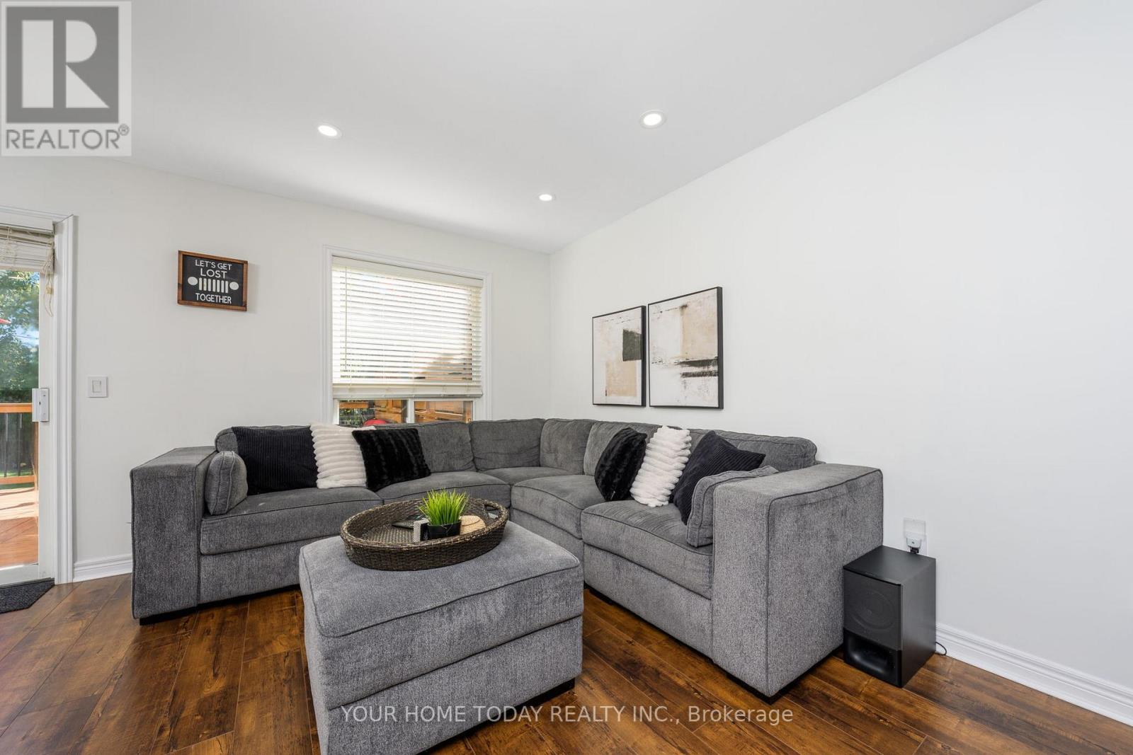 91 Mowat Crescent, Halton Hills (Georgetown), Ontario  L7G 6C8 - Photo 15 - W12511572