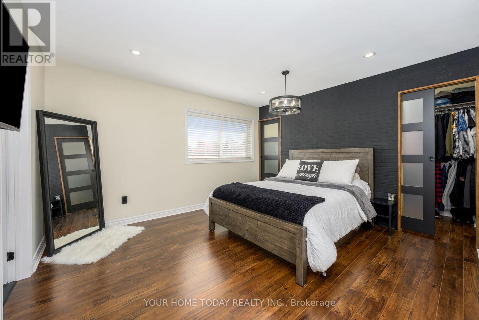 91 Mowat Crescent, Halton Hills (Georgetown), Ontario  L7G 6C8 - Photo 17 - W12511572