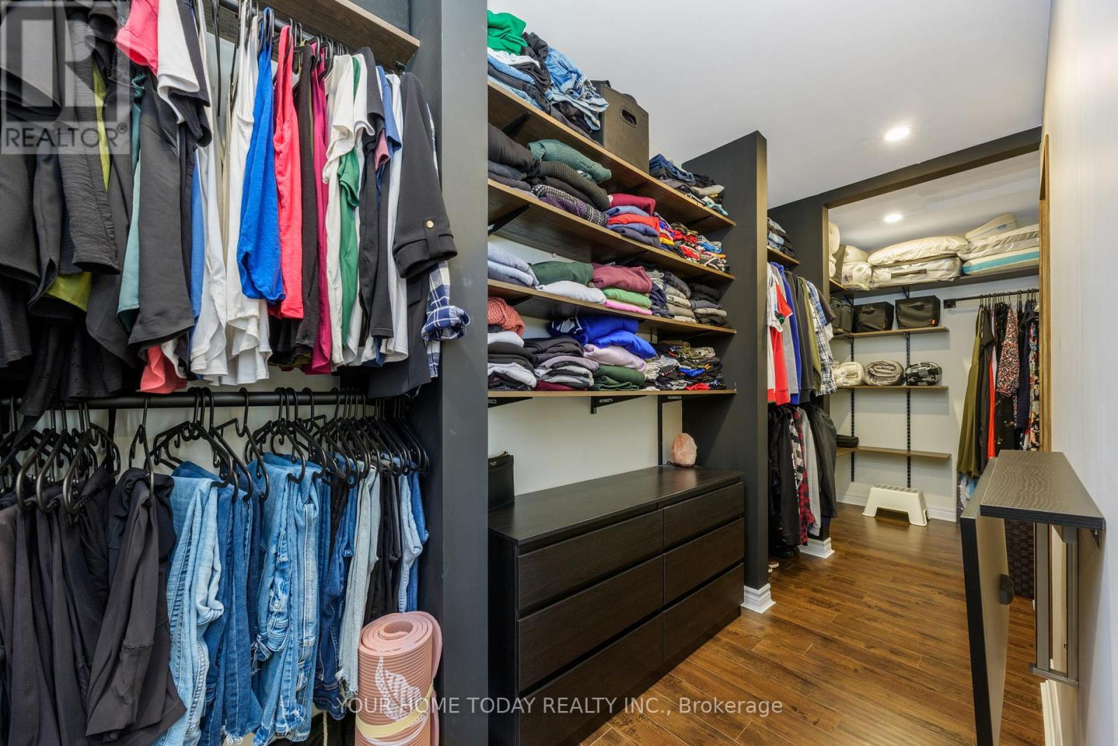 91 Mowat Crescent, Halton Hills (Georgetown), Ontario  L7G 6C8 - Photo 18 - W12511572