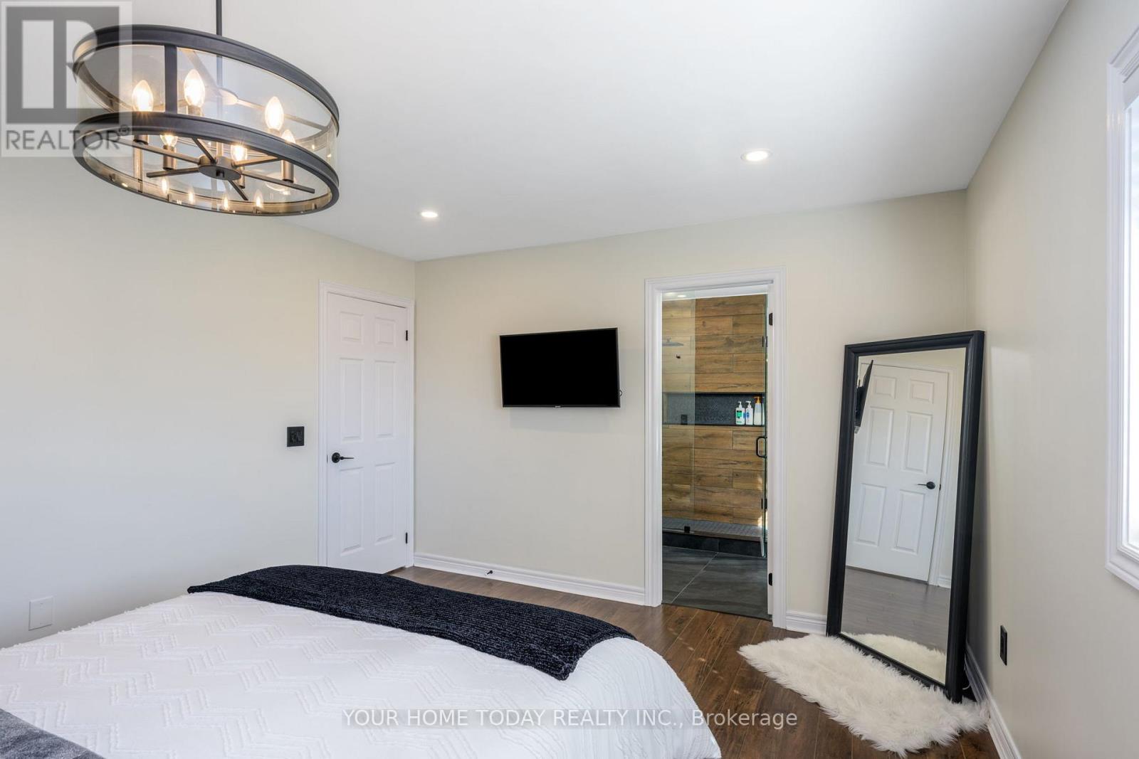 91 Mowat Crescent, Halton Hills (Georgetown), Ontario  L7G 6C8 - Photo 19 - W12511572