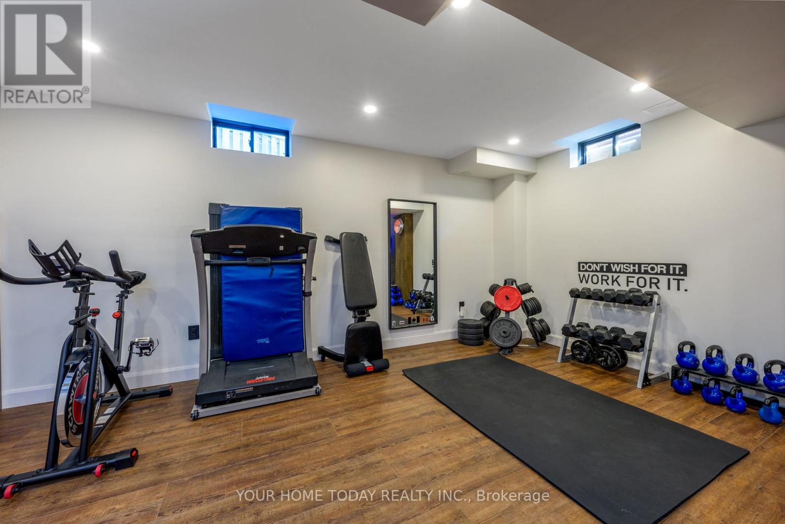 91 Mowat Crescent, Halton Hills (Georgetown), Ontario  L7G 6C8 - Photo 32 - W12511572