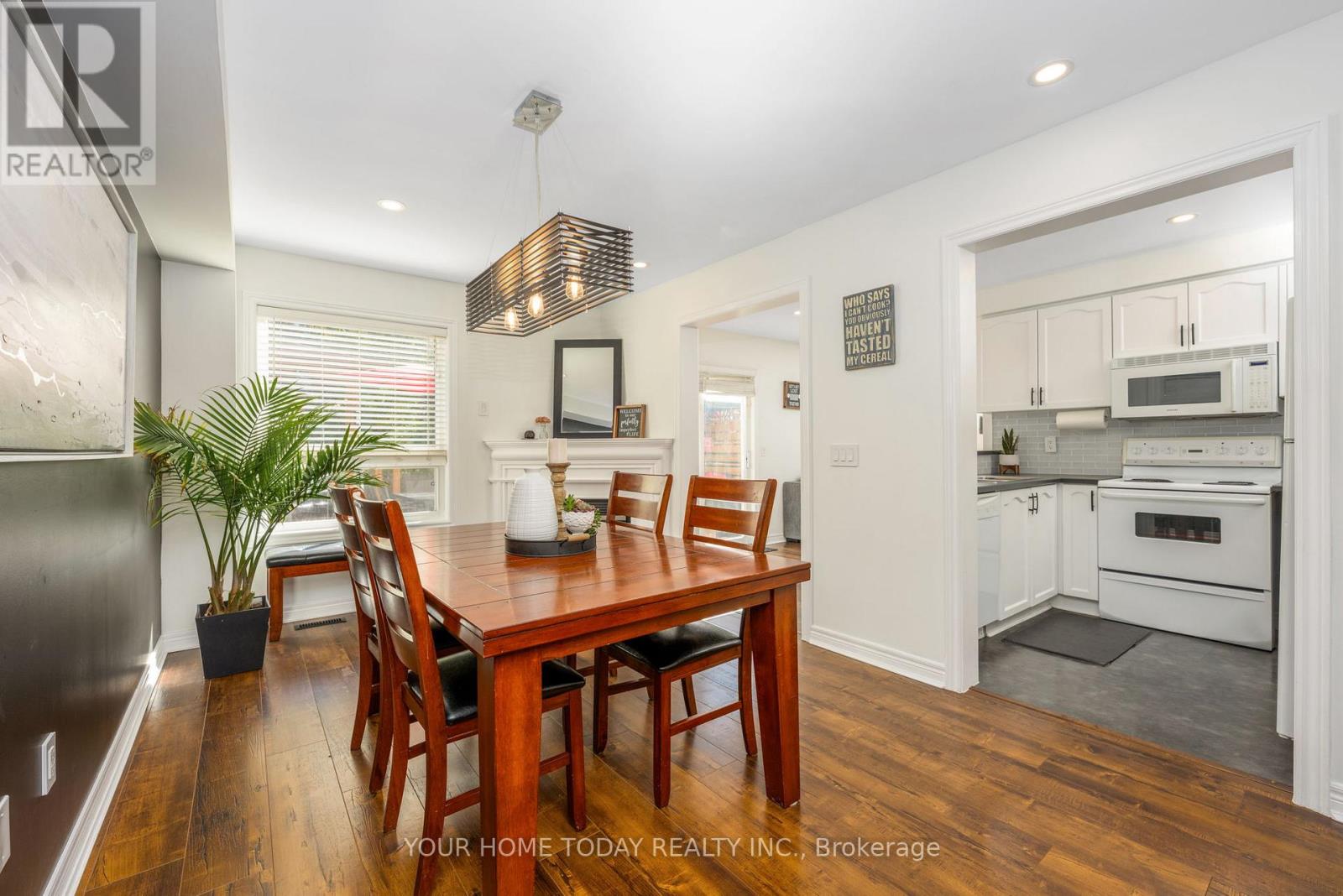 91 Mowat Crescent, Halton Hills (Georgetown), Ontario  L7G 6C8 - Photo 6 - W12511572