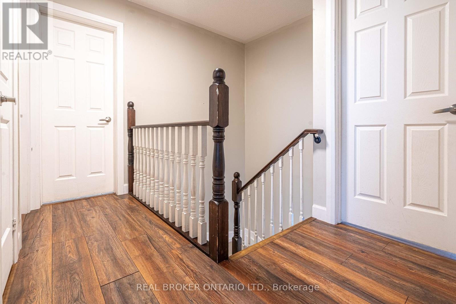 126 Mowat Crescent, Halton Hills (Georgetown), Ontario  L7G 6C8 - Photo 14 - W12530694