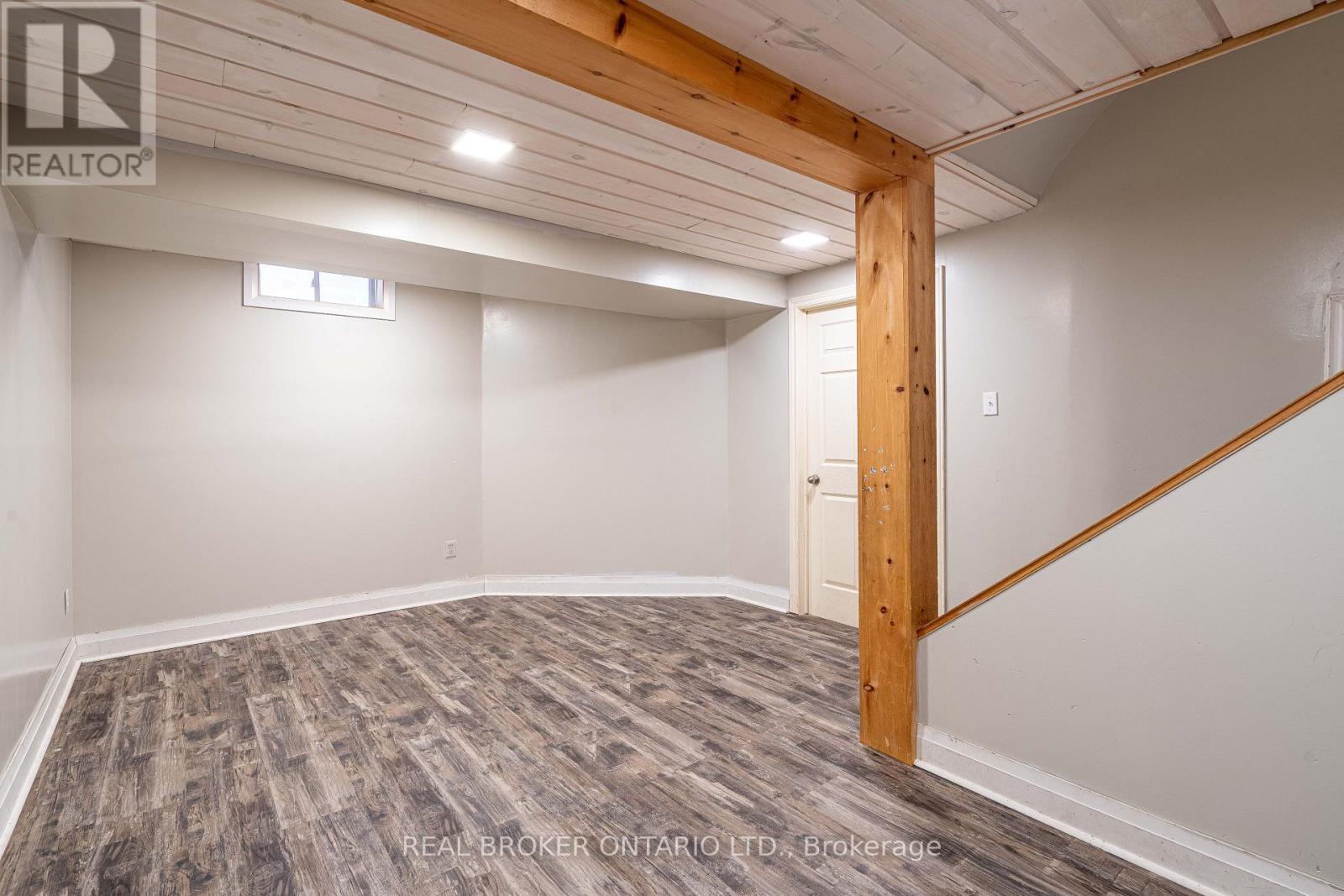 126 Mowat Crescent, Halton Hills (Georgetown), Ontario  L7G 6C8 - Photo 36 - W12530694