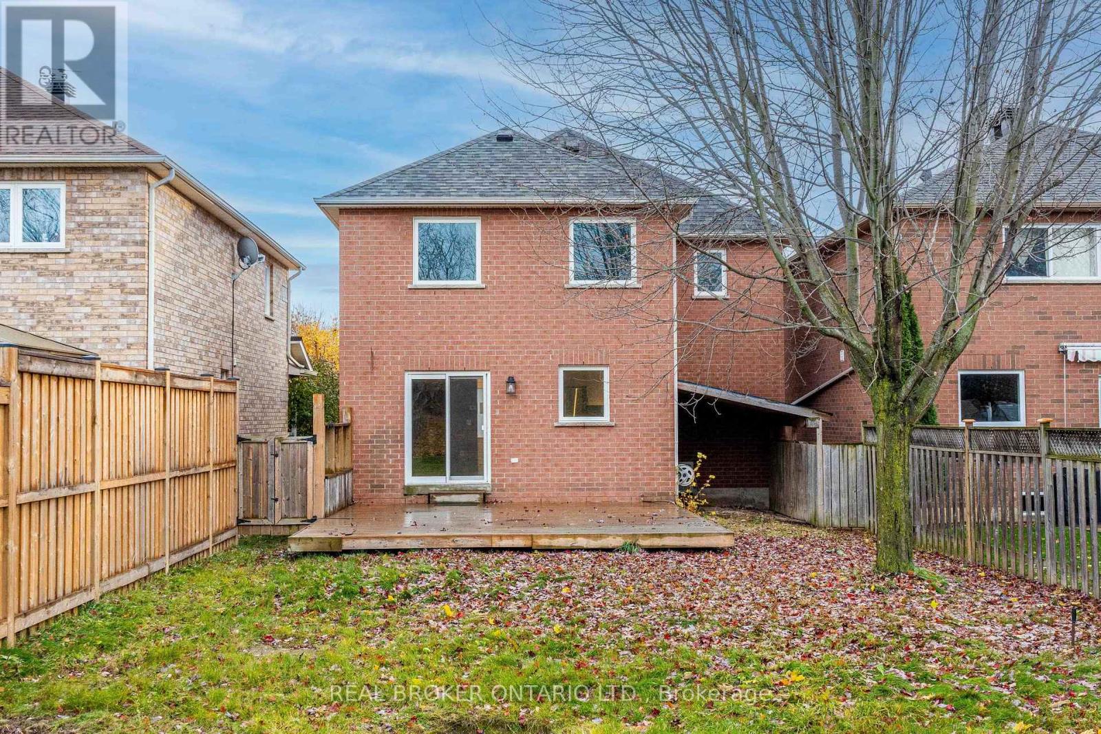 126 Mowat Crescent, Halton Hills (Georgetown), Ontario  L7G 6C8 - Photo 40 - W12530694