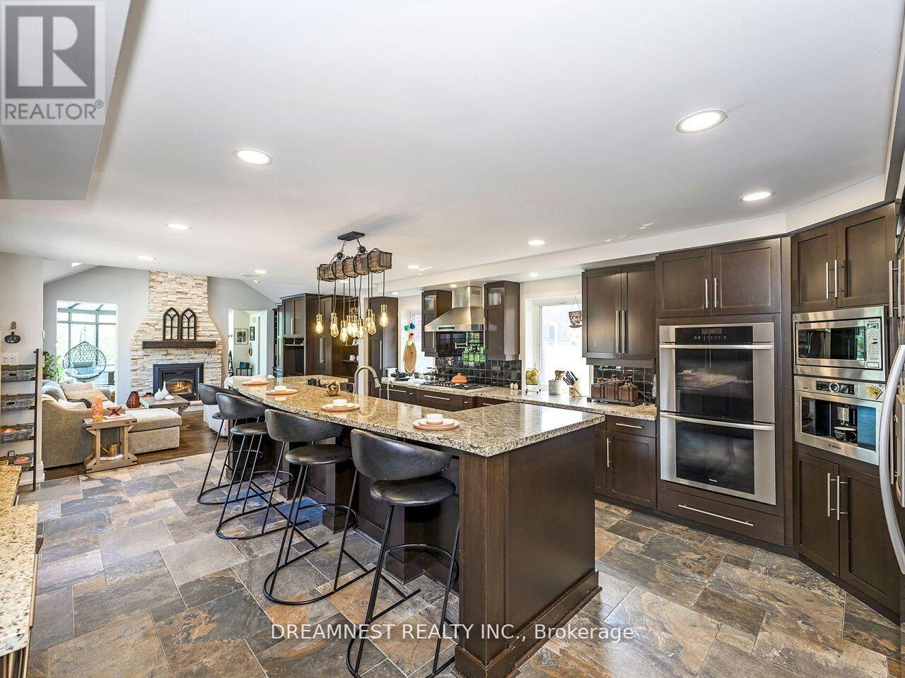 11132 Mcfarland Court, Milton (Brookville/haltonville), Ontario  L0P 1B0 - Photo 21 - W12541690