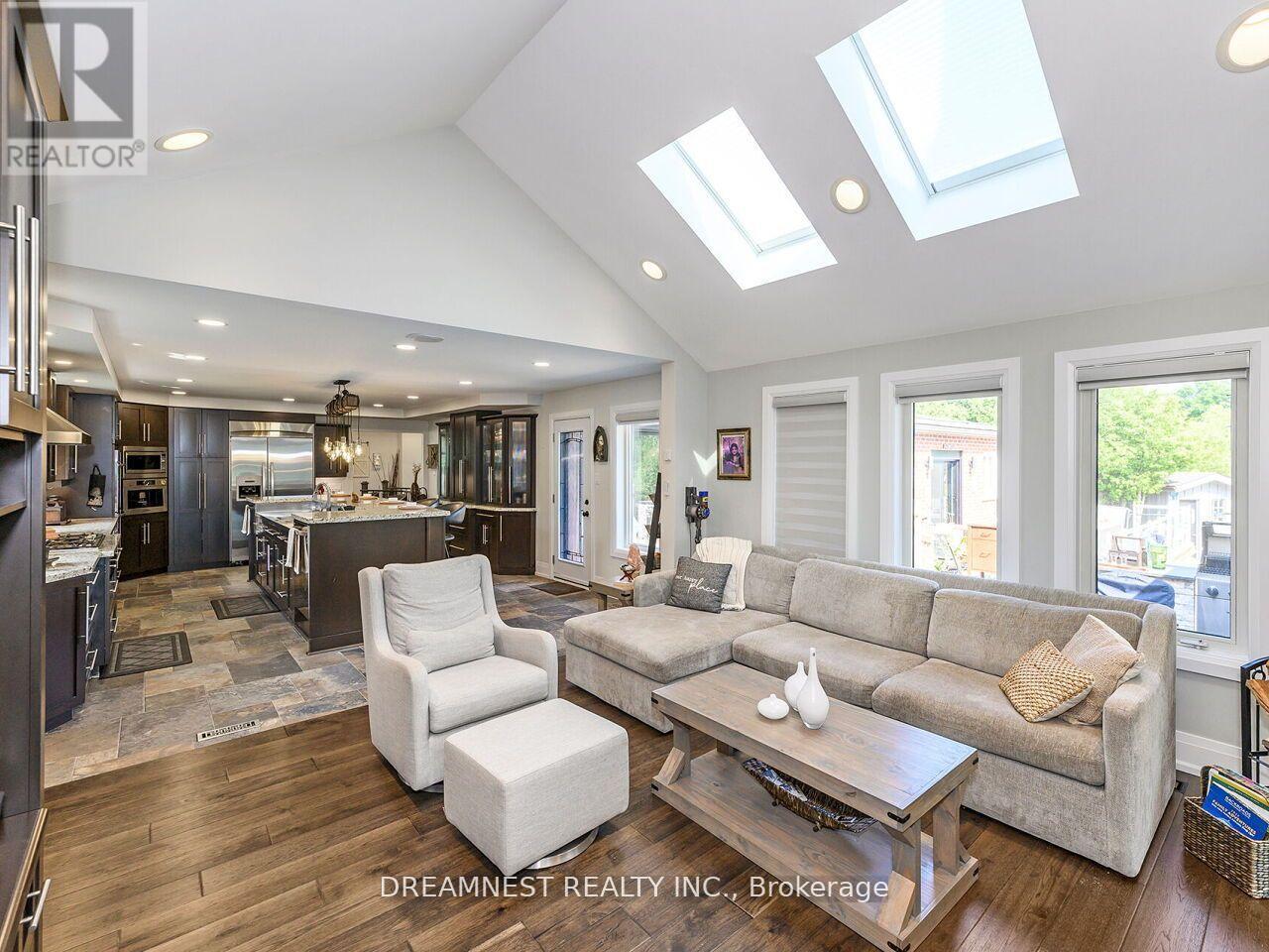 11132 Mcfarland Court, Milton (Brookville/haltonville), Ontario  L0P 1B0 - Photo 25 - W12541690