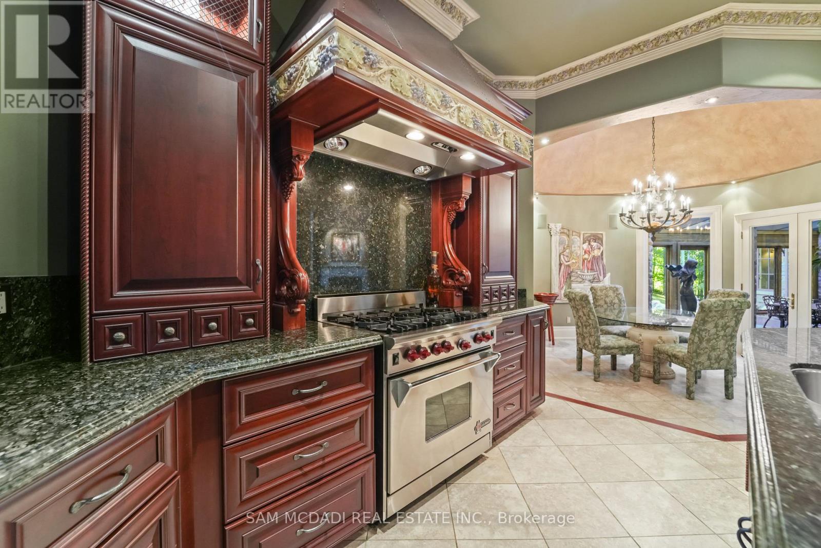 10140 Pineview Trail, Milton, Ontario  L0P 1B0 - Photo 10 - W12551356