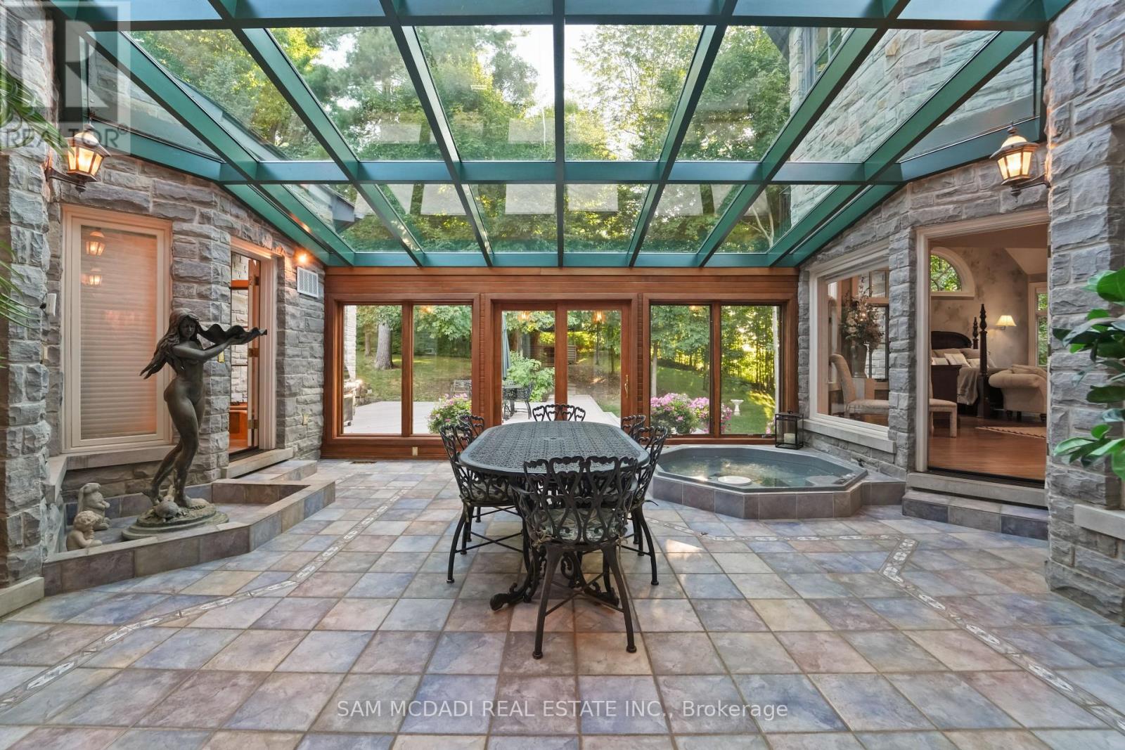 10140 Pineview Trail, Milton, Ontario  L0P 1B0 - Photo 13 - W12551356