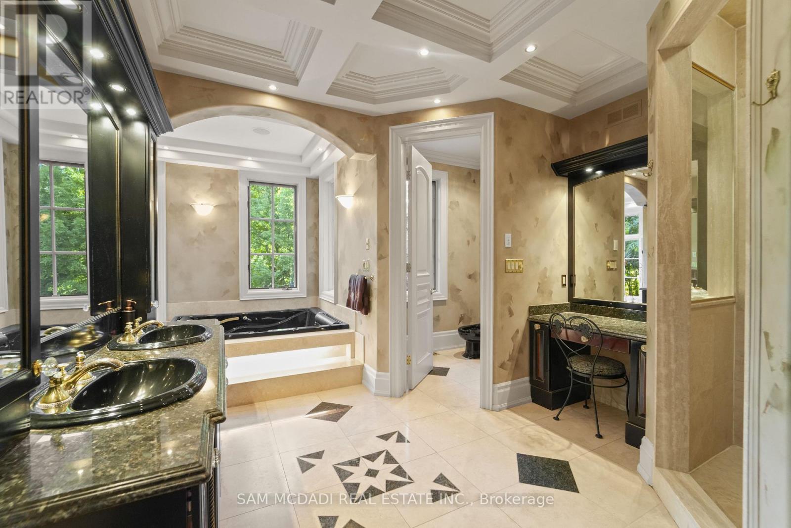 10140 Pineview Trail, Milton, Ontario  L0P 1B0 - Photo 25 - W12551356