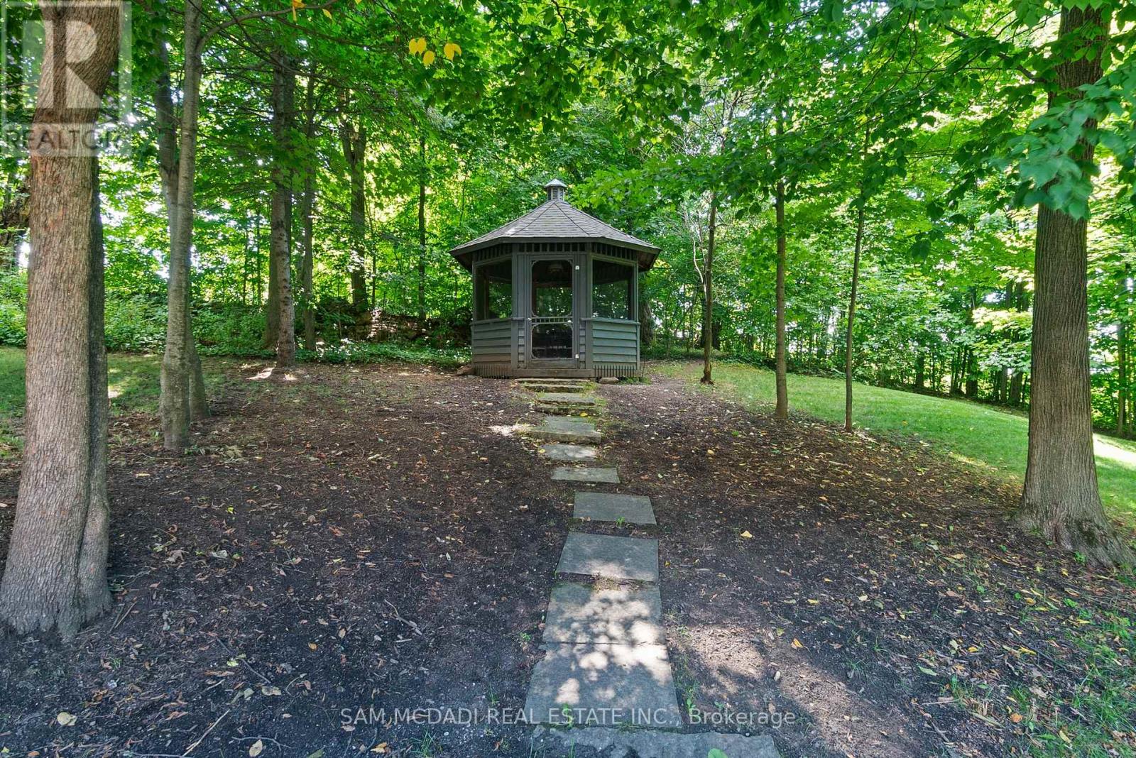 10140 Pineview Trail, Milton, Ontario  L0P 1B0 - Photo 48 - W12551356